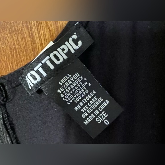 Hot Topic Dress - Picture 3 of 3